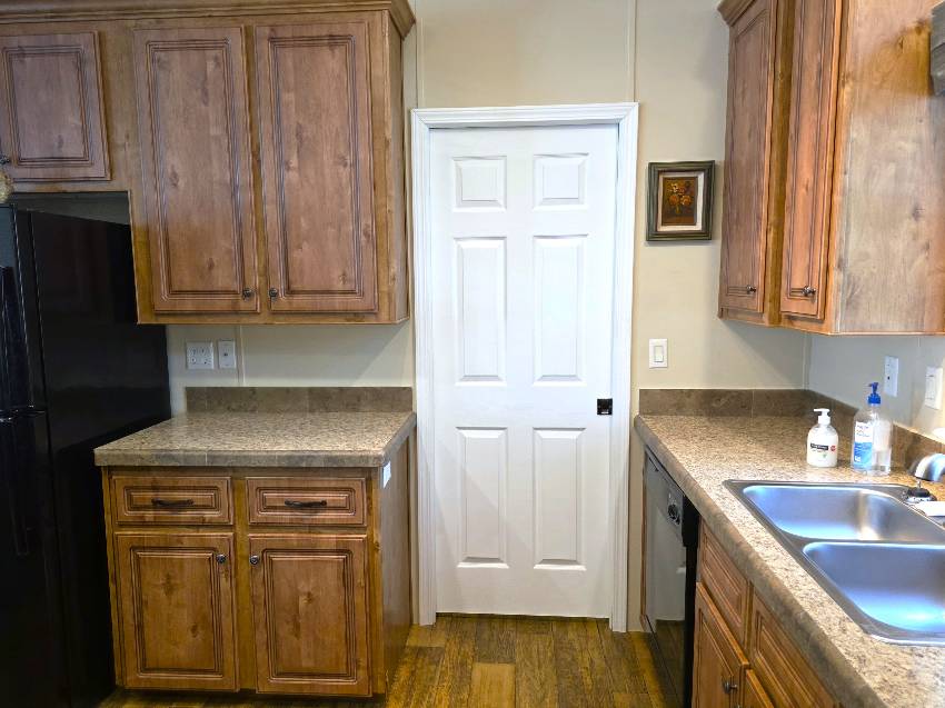 8344 W Charmaine Dr a Homosassa, FL Mobile or Manufactured Home for Sale