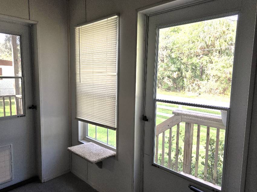 8344 W Charmaine Dr a Homosassa, FL Mobile or Manufactured Home for Sale