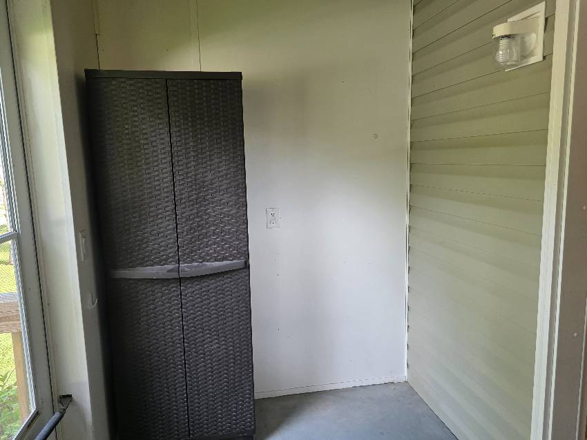 8344 W Charmaine Dr a Homosassa, FL Mobile or Manufactured Home for Sale