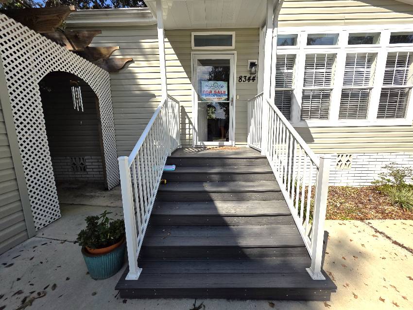8344 W Charmaine Dr a Homosassa, FL Mobile or Manufactured Home for Sale