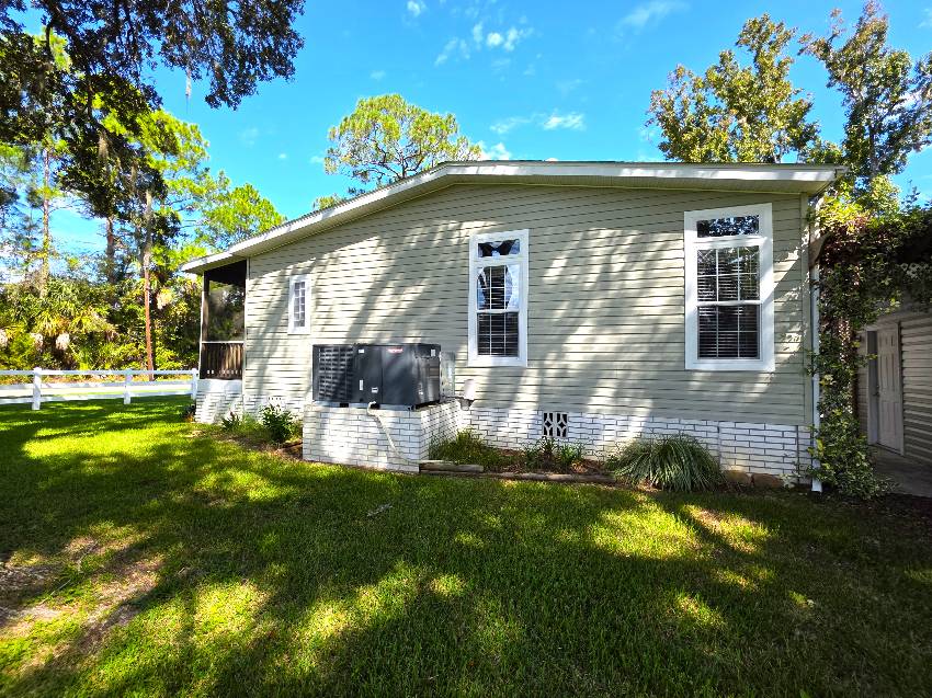 8344 W Charmaine Dr a Homosassa, FL Mobile or Manufactured Home for Sale