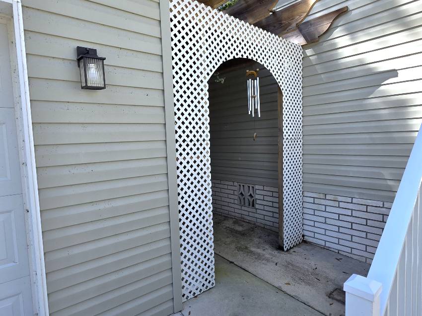 8344 W Charmaine Dr a Homosassa, FL Mobile or Manufactured Home for Sale