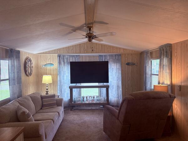 437 Osceola Avenue a Frostproof, FL Mobile or Manufactured Home for Sale