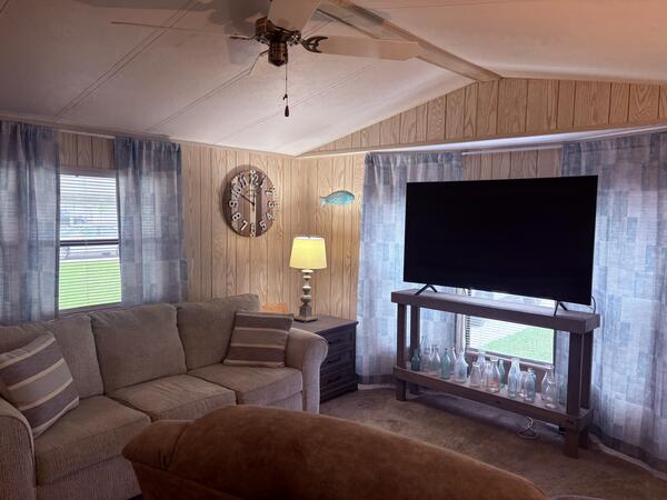 437 Osceola Avenue a Frostproof, FL Mobile or Manufactured Home for Sale