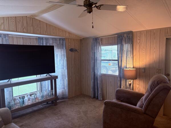 437 Osceola Avenue a Frostproof, FL Mobile or Manufactured Home for Sale