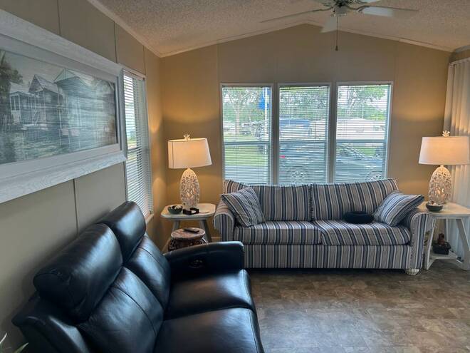 17031 Us Hwy 301 N #24 a Dade City, FL Mobile or Manufactured Home for Sale