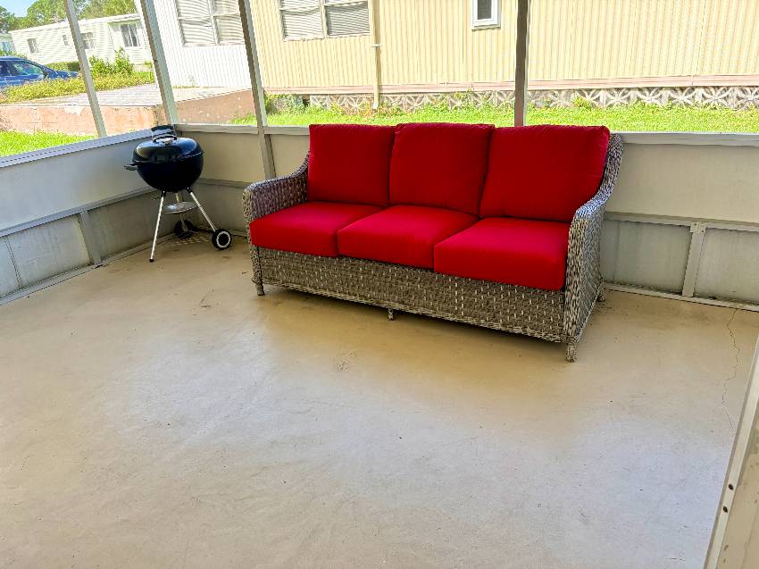 937 Kenoma W:  This Is A Steal Of A Deal On A 2/2 Home In Active 55+ Community.  3 Heated Pools, 3 Clubhouses, Pickleball, Te a Venice, FL Mobile or Manufactured Home for Sale