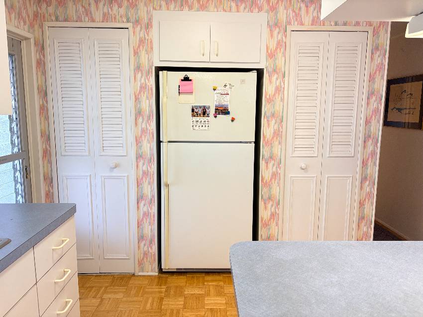 937 Kenoma W:  This Is A Steal Of A Deal On A 2/2 Home In Active 55+ Community.  3 Heated Pools, 3 Clubhouses, Pickleball, Te a Venice, FL Mobile or Manufactured Home for Sale