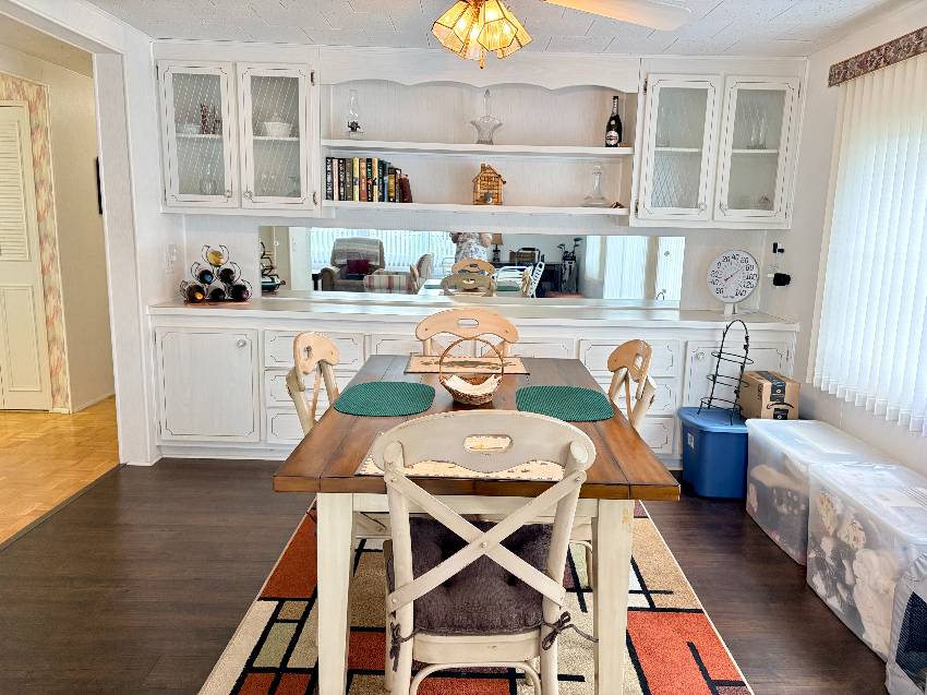 937 Kenoma W:  This Is A Steal Of A Deal On A 2/2 Home In Active 55+ Community.  3 Heated Pools, 3 Clubhouses, Pickleball, Te a Venice, FL Mobile or Manufactured Home for Sale