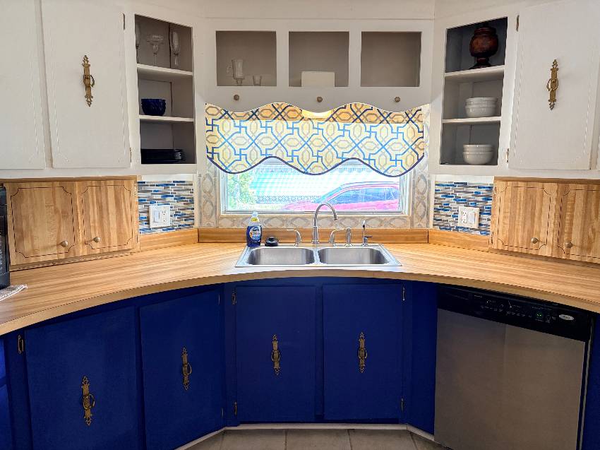 441 Zacapa a Venice, FL Mobile or Manufactured Home for Sale