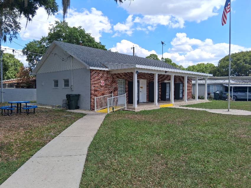 27 Bonisee Circle a Lakeland, FL Mobile or Manufactured Home for Sale