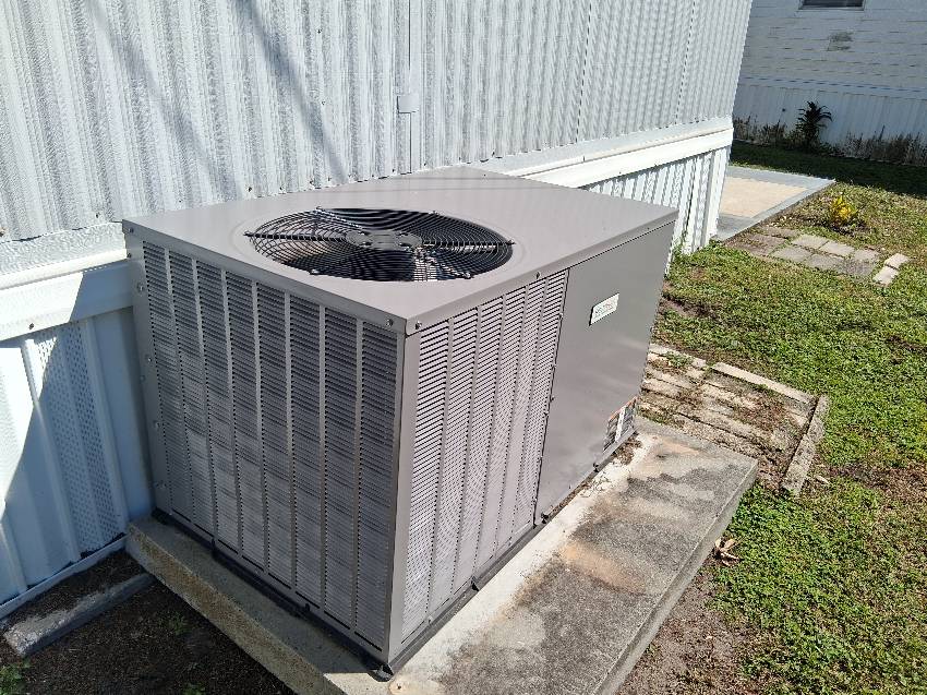 27 Bonisee Circle a Lakeland, FL Mobile or Manufactured Home for Sale