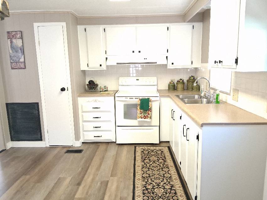 27 Bonisee Circle a Lakeland, FL Mobile or Manufactured Home for Sale