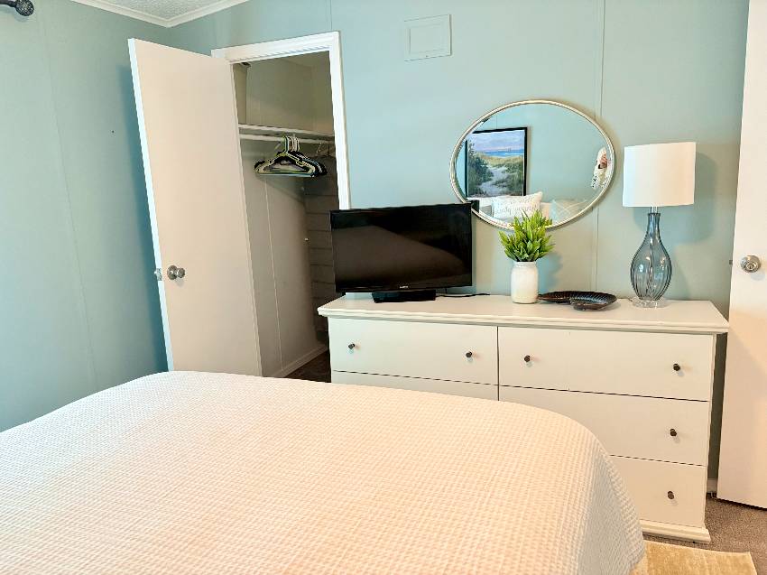 1286 S Indies Circle a Venice, FL Mobile or Manufactured Home for Sale