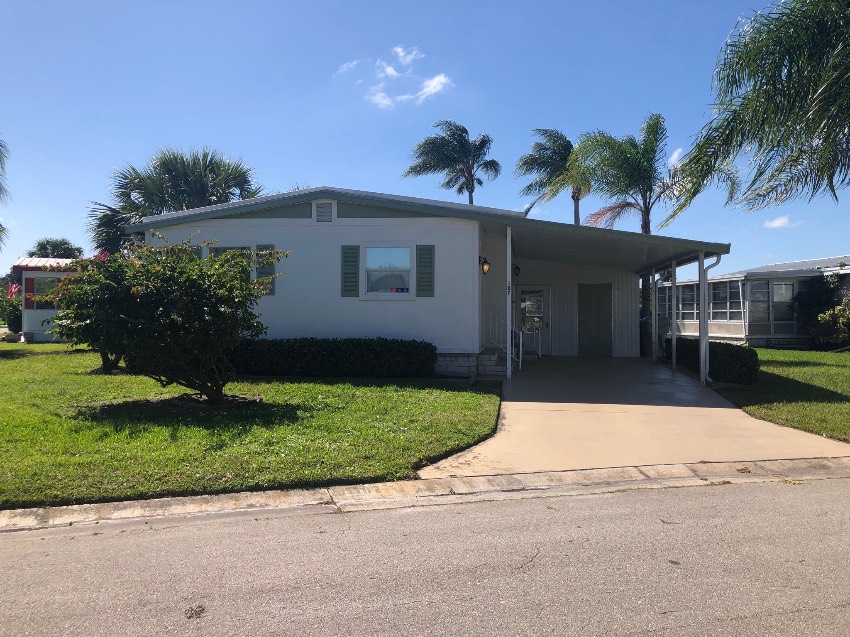 Vero Beach, FL Mobile Home for Sale located at 7300 20th Street Lot 107 Vero Beach, FL 32966