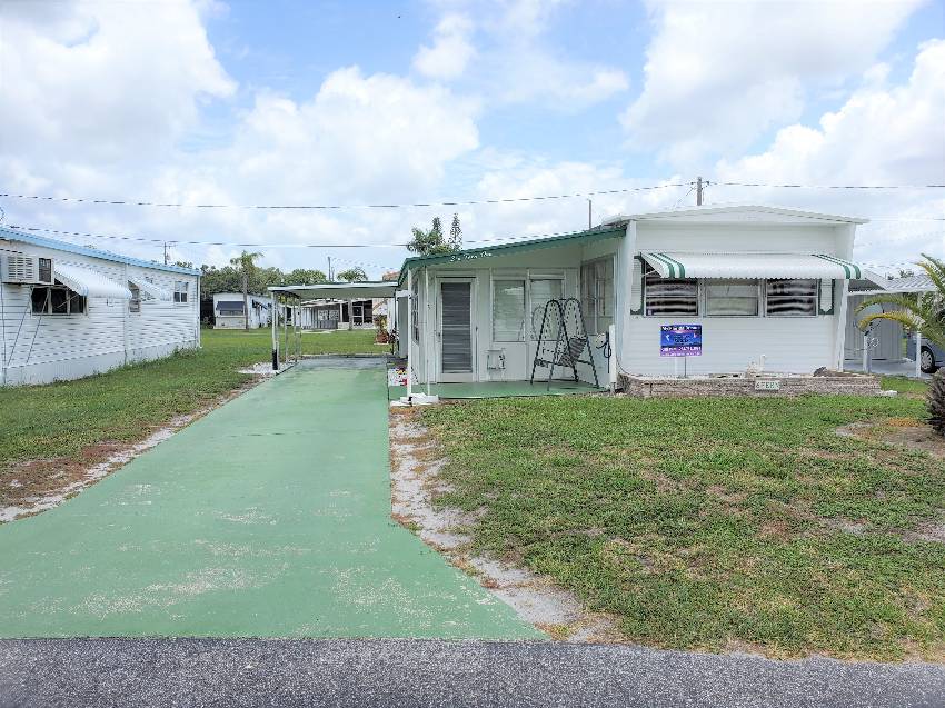 6 Fern Ave a Palmetto, FL Mobile or Manufactured Home for Sale
