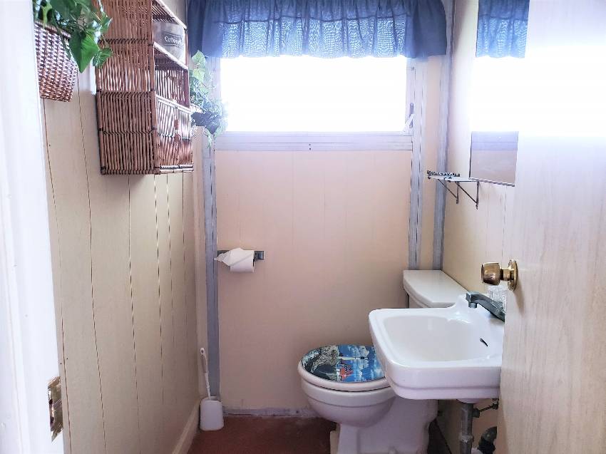 6 Fern Ave a Palmetto, FL Mobile or Manufactured Home for Sale