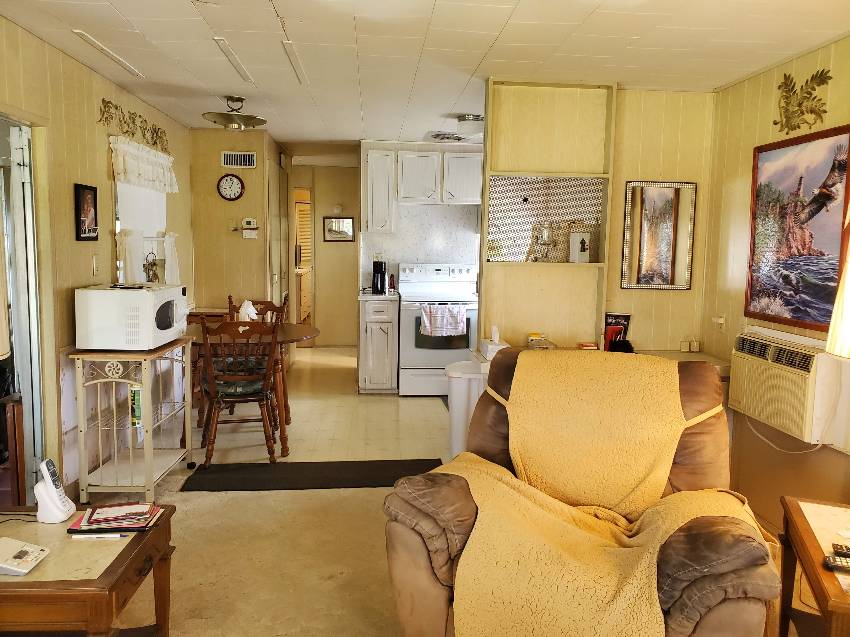 6 Fern Ave a Palmetto, FL Mobile or Manufactured Home for Sale