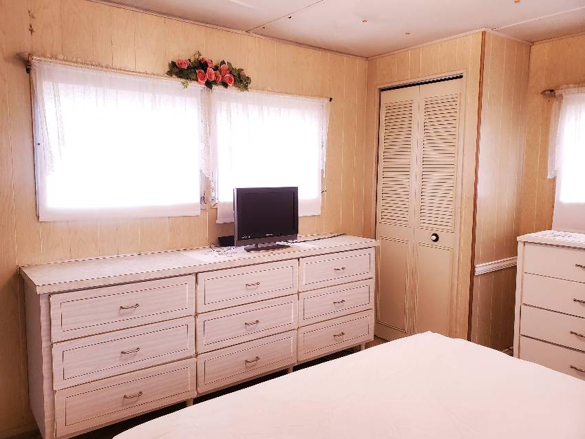 6 Fern Ave a Palmetto, FL Mobile or Manufactured Home for Sale