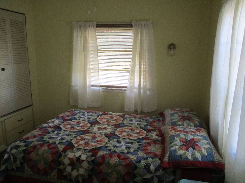 Leesburg, FL Mobile Home for Sale located at 714 Coachwood E Leesburg, FL 34748 Coachwood Colony