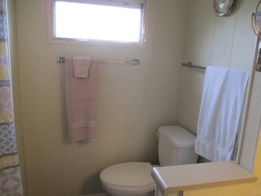 Leesburg, FL Mobile Home for Sale located at 714 Coachwood E Leesburg, FL 34748 Coachwood Colony