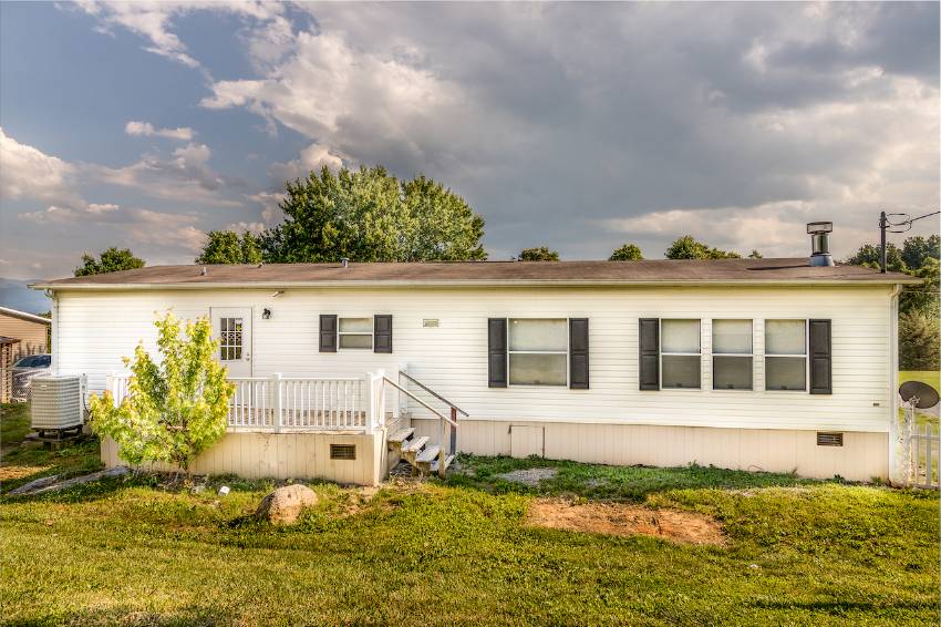 1785 Old Stage Road a Greeneville, TN Mobile or Manufactured Home for Sale