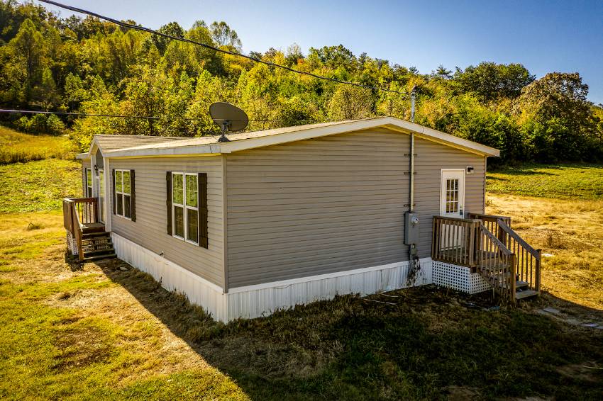 1065 Old Knoxville Hwy a Greeneville, TN Mobile or Manufactured Home for Sale