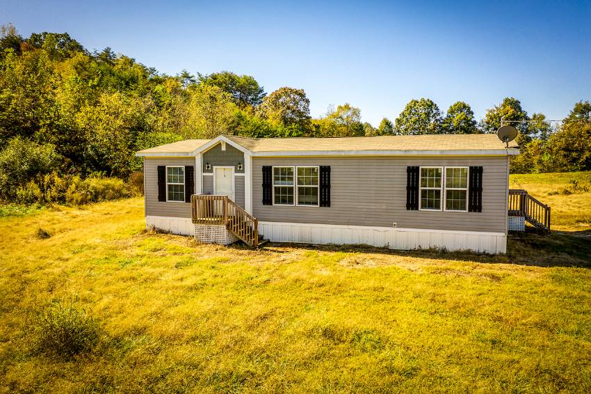 1065 Old Knoxville Hwy a Greeneville, TN Mobile or Manufactured Home for Sale