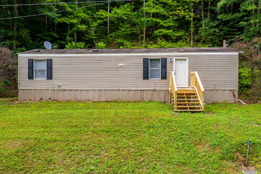 Bean Station, TN Mobile Home for Sale located at 904 Briar Fork Road 