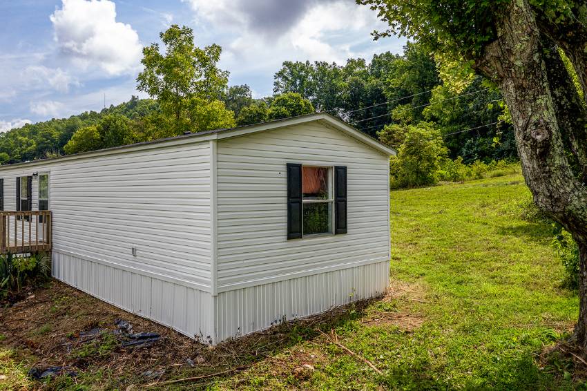 404 Amis Chapel Road a Surgoinsville, TN Mobile or Manufactured Home for Sale
