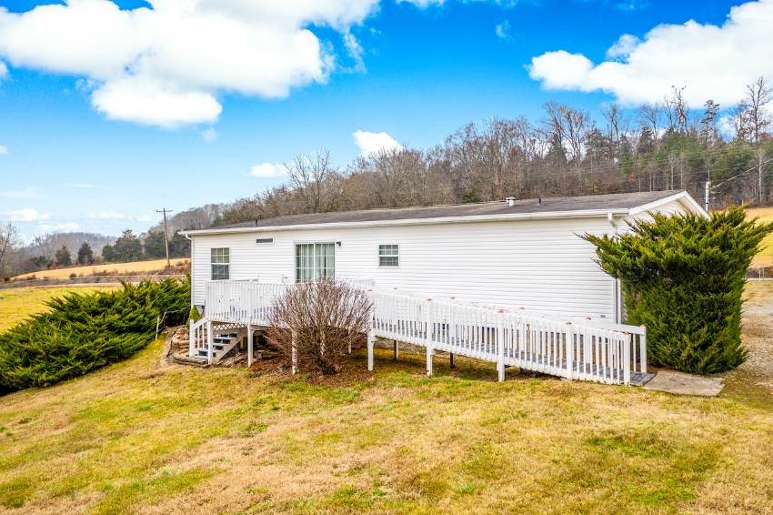 6960 Whitehouse Road a Greeneville, TN Mobile or Manufactured Home for Sale