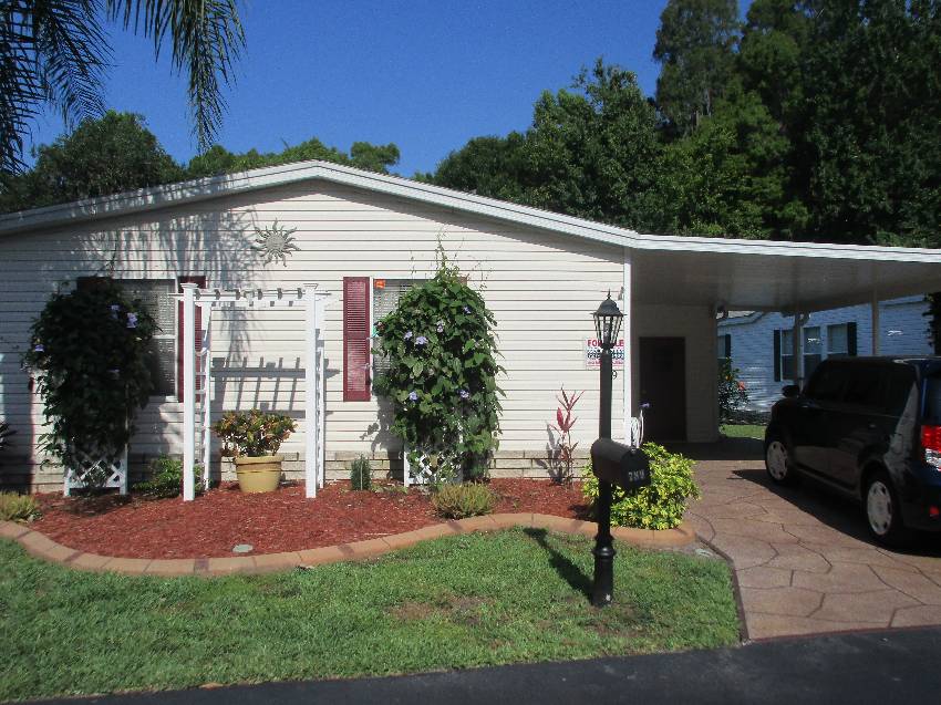 Auburndale, FL Mobile Home for Sale located at 789 Royal Forest Dr