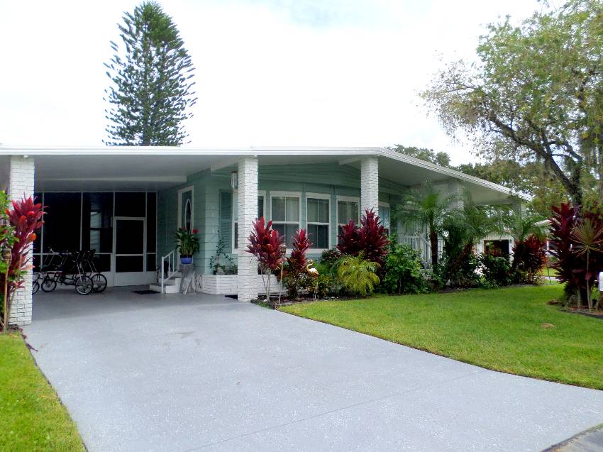 Sarasota, FL Mobile Home for Sale located at 5803 Halifax Drive