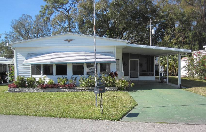 Lakeland, FL Mobile Home for Sale located at 127 Joyce Place Lakeland