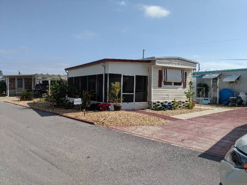 South Pasadena, FL Mobile Home for Sale located at 1375 Pasadena Ave S