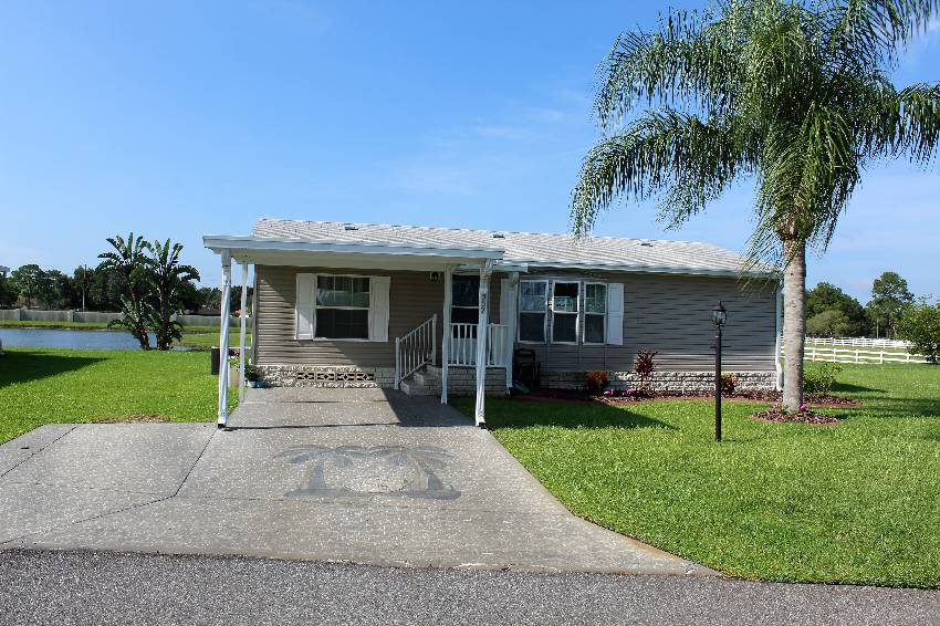 Winter Haven, FL Mobile Home for Sale located at 357 Midnight Cypress Dr Winter Haven, FL 33881