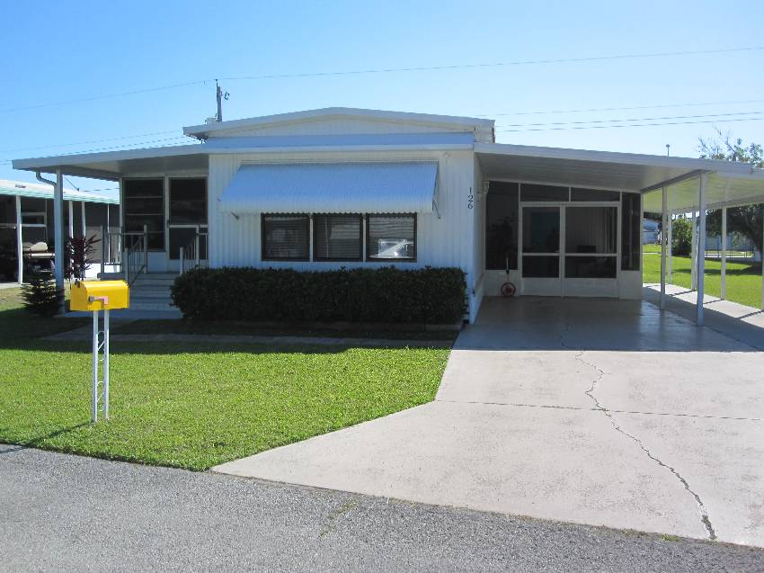 Lakeland, FL Mobile Home for Sale located at 126 Joyce Place Lakeland