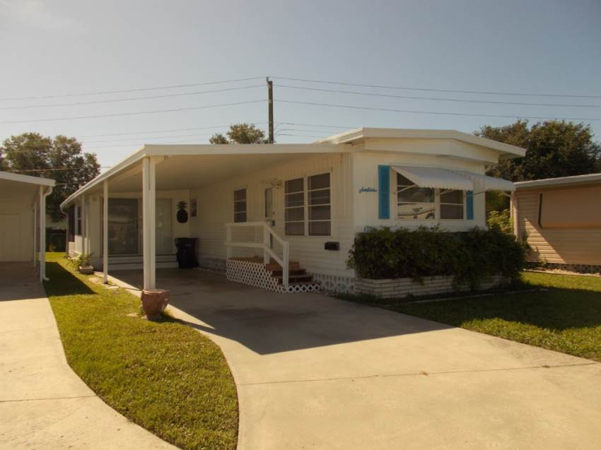 Venice, FL Mobile Home for Sale located at 853 S Green Circle Country Club Estates