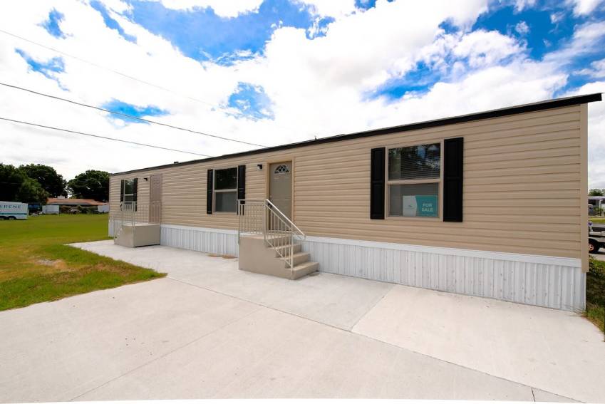 83 Stebbins Dr a Winter Haven, FL Mobile or Manufactured Home for Sale