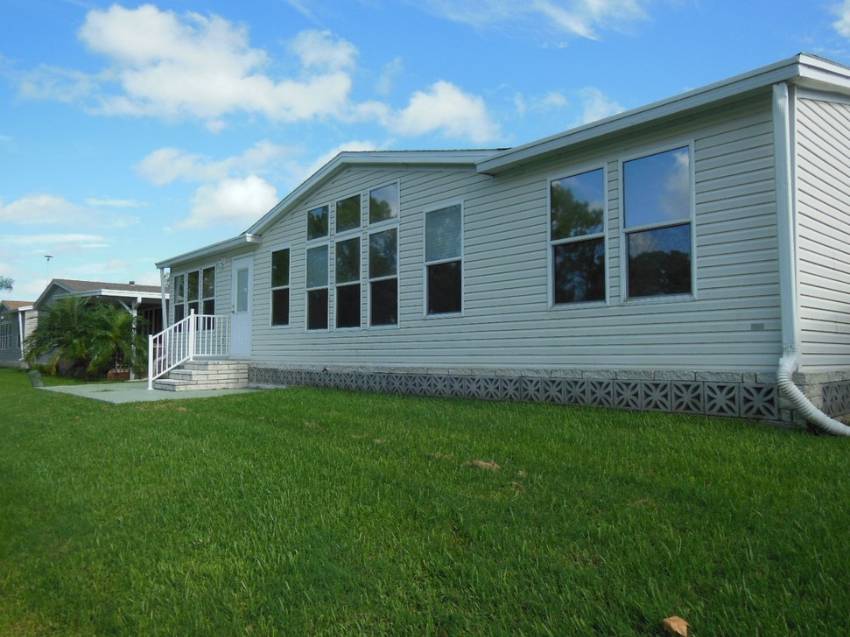 Lakeland, FL Mobile Home for Sale located at 1677 Deverly Dr Lakeland, FL 33801 Schalamar