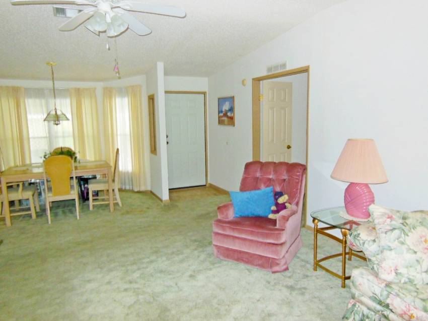 Mobile / Manufactured Home for sale Lakeland, FL 33801. Listed on MHGiant.com