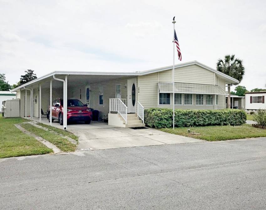 Ocala, FL Mobile Home for Sale located at 3150 Ne 36th Av, Lot 294