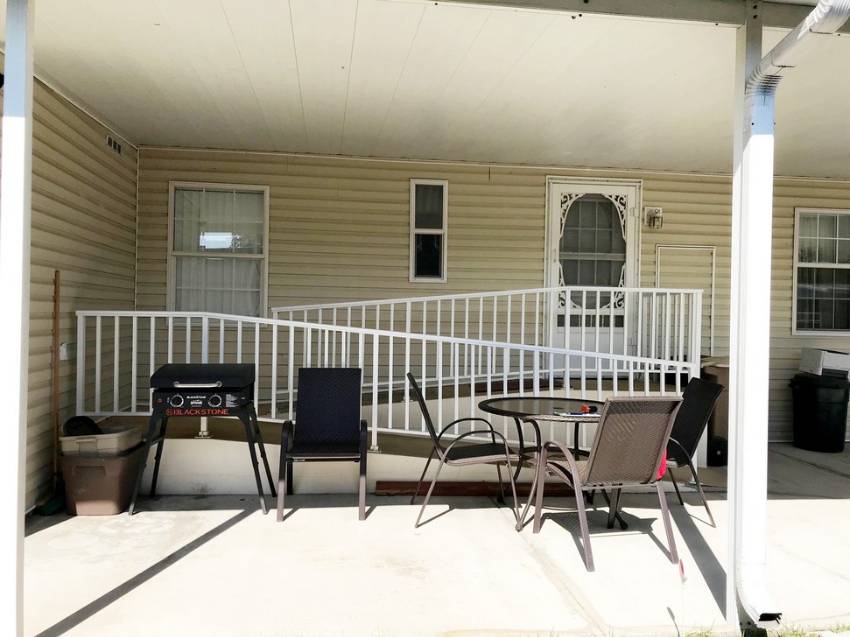 Ocala, FL Mobile Home for Sale located at 3150 Ne 36th Av, Lot 294