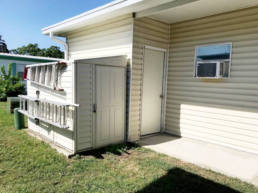 Ocala, FL Mobile Home for Sale located at 3150 Ne 36th Av, Lot 294