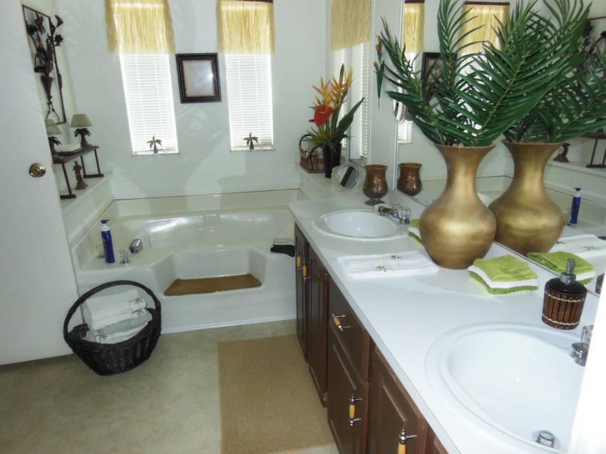 1454 Deverly Dr a Lakeland, FL Mobile or Manufactured Home for Sale