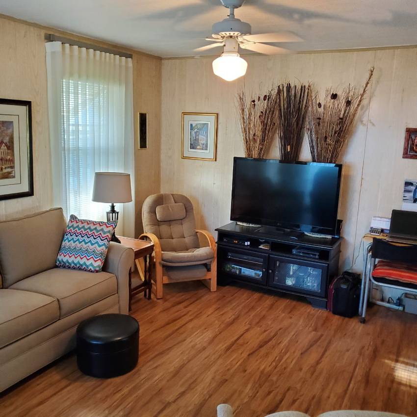 Pompano Beach, FL Mobile Home for Sale located at 364 Ne 45 Court