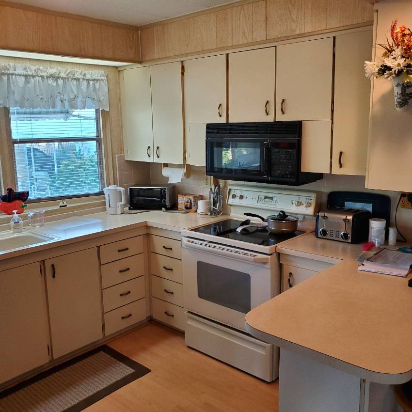 Pompano Beach, FL Mobile Home for Sale located at 364 Ne 45 Court Pompano Beach, FL 33064