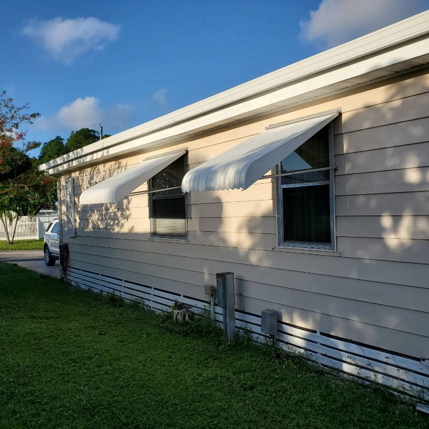 Pompano Beach, FL Mobile Home for Sale located at 364 Ne 45 Court