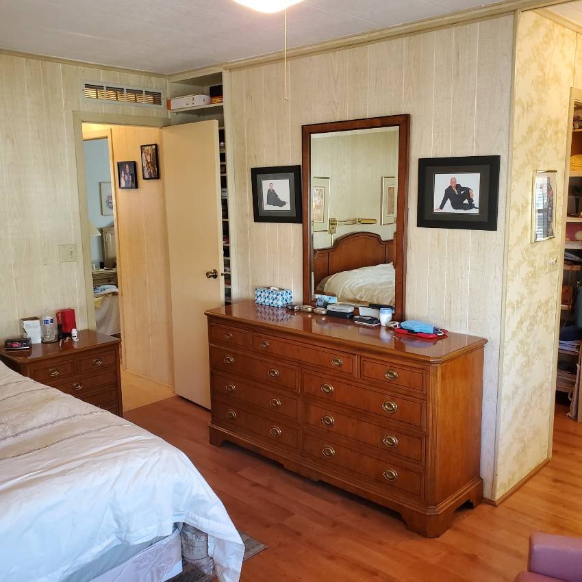 Pompano Beach, FL Mobile Home for Sale located at 364 Ne 45 Court